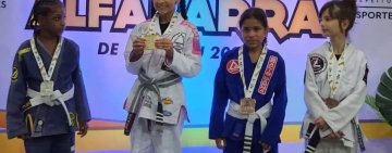 Gabi Yamaguchi alcança 9ª medalha de ouro no jiu-jitsu