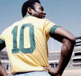 Pelé não resiste ao câncer e morre em São Paulo 