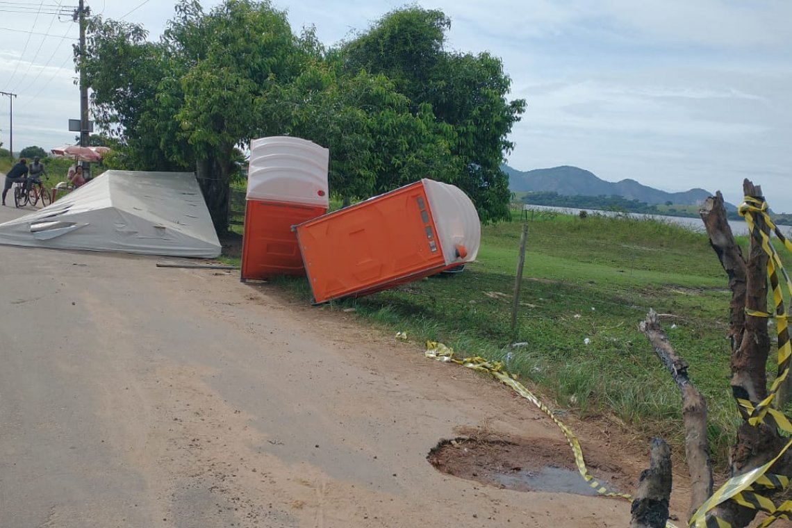 Vândalos destroem estrutura da barreira sanitária em Lagoa de Cima