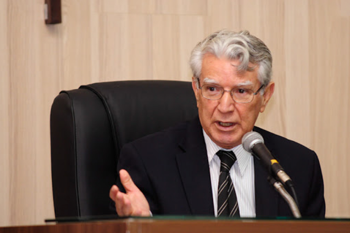 Após saída de Juninho Virgílio, Dr. Edson Batista assume cadeira na Câmara de Campos