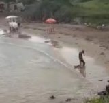 Ladrões roubam e matam salva-vidas em praia de São Francisco de Itabapoana 