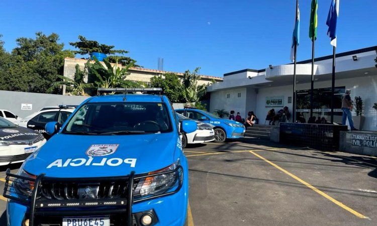 Jovem é preso após agredir a mãe no estacionamento na Delegacia de Guarus 