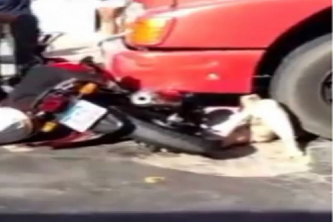 Motociclista fica gravemente ferida em acidente com caminhão em Campos 