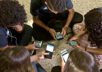 adolescentes-nao-tem-apoio-para-lidar-com-redes-sociais,-diz-pesquisa