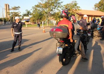 Guarda Municipal, PM e fiscais do IMTT apreendem dois carros e mais de 20 motos em Goitacazes