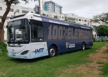 Ônibus elétrico inicia período de testes em Campos. Saiba o itinerário