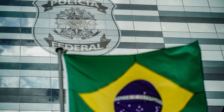 policia-federal-apreende-‘submarino-do-trafico’-usado-para-transportar-cocaina-a-europa-–-jovem-pan