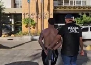 Jovem é preso após espancar e pegar o telefone da ex-namorada em Campos