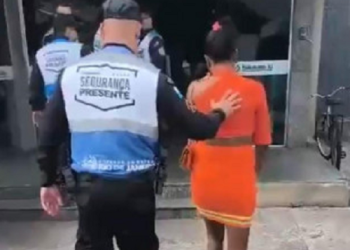Ladra é presa pela décima vez após furtar farmácia no Centro de Campos