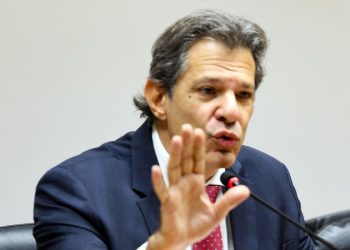 brasil-nao-saira-da-mesa-de-negociacao-com-eua,-diz-haddad