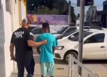 Jovem é preso após tentar matar ex-companheira a facadas