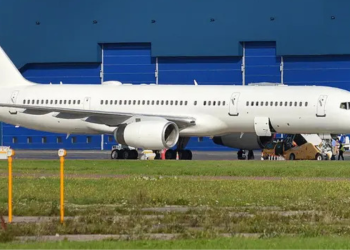 aviao-sem-identificacao-da-forca-aerea-dos-eua-chega-em-missao-desconhecida-ao-brasil-–-jovem-pan