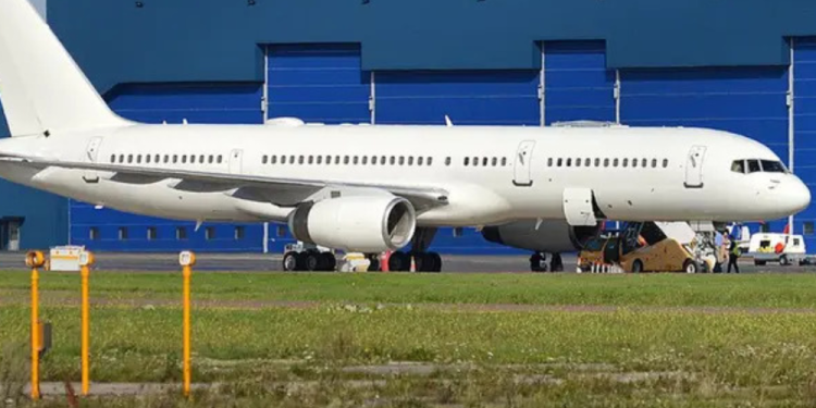 aviao-sem-identificacao-da-forca-aerea-dos-eua-chega-em-missao-desconhecida-ao-brasil-–-jovem-pan