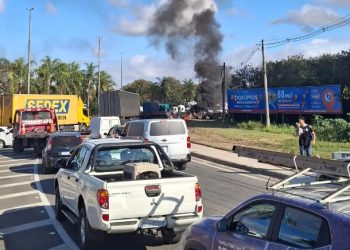 Impossibilitados de trafegarem por algumas ruas da cidade, carroceiros protestam em Campos