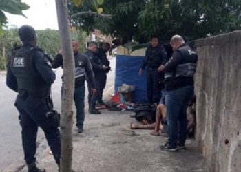 Guarda de Campos remove barraco de morador de rua com antecedentes criminais