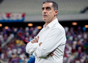 fortaleza-anuncia-saida-do-tecnico-portugues-renato-paiva
