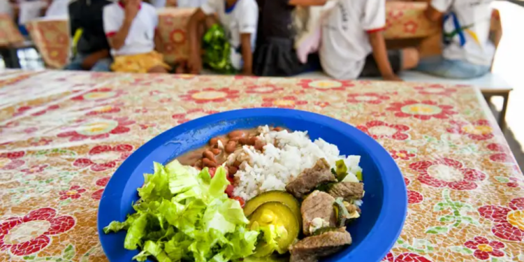 investimento-global-em-merenda-dobra-e-alimenta-80-milhoes-a-mais-–-jovem-pan