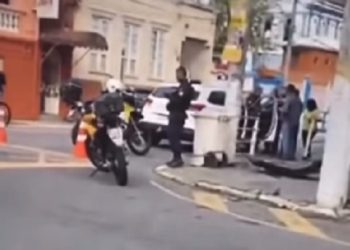 Motociclista fica ferido em acidente no Centro de Campos