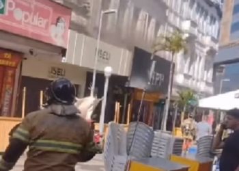 Princípio de incêndio no Calçadão do Centro de Campos mobiliza o Corpo de Bombeiros