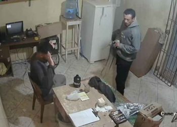 Armado, ladrão rouba posto de combustíveis em São Francisco de Itabapoana