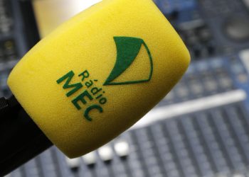 radio-mec-estreia-temporada-de-cronicas-de-ruy-castro-e-heloisa-seixas