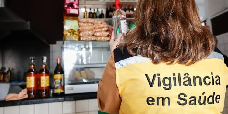 sao-paulo-cria-novo-protocolo-para-identificar-metanol-em-bebidas-adulteradas -–-jovem-pan