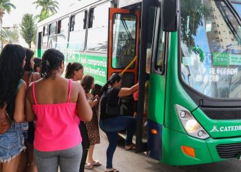 setor-de-servicos-cresce-0,1%-em-agosto-e-amplia-recorde