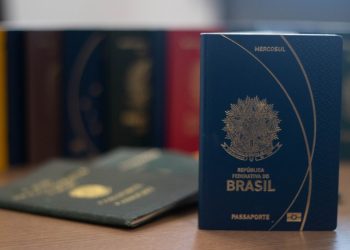 emissao-de-passaportes-pode-ser-interrompida-pela-policia-federal-por-falta-de-verba-–-jovem-pan