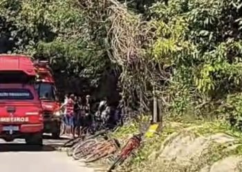 Bombeiros fazem buscas por criança que se afogou no Rio Paraíba em Campos