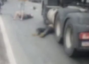 Motociclista morre ao se envolver em acidente com caminhão em Campos