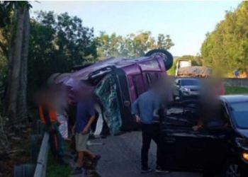 BR-101 é interditada nas duas faixas em Ibitioca para retirada de carreta