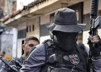 Claudio Castro veta recriação da ‘gratificação faroeste’ na Polícia Civil do Rio, mas Alerj ainda pode reverter