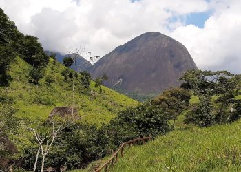 Mulher se fere em trilha de difícil acesso em Campos