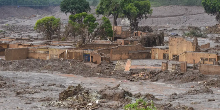 desastre-de-mariana-completa-10-anos-e-moradores-ainda-buscam-justica-–-jovem-pan