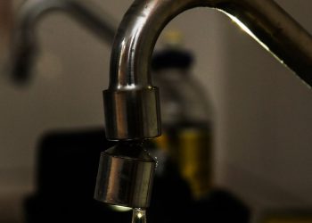 brasil-perde-6-mil-piscinas-de-agua-tratada-por-dia,-diz-estudo
