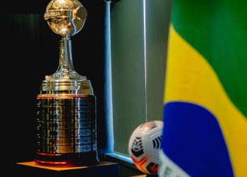 brasil-iguala-argentina-no-topo-da-libertadores,-com-25-titulos
