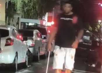 Confusão no trânsito de Campos: homem destrói moto de motoboy