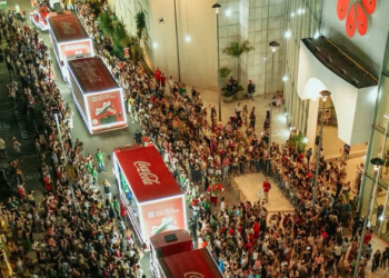 Caravana de Natal da Coca-Cola encanta moradores de Campos