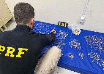 Quadrilha é presa com mais de um quilo de joias furtadas na BR-101, em Casimiro