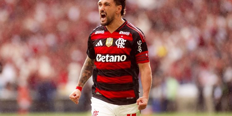 arrascaeta-e-escolhido-como-craque-do-premio-brasileirao-2025