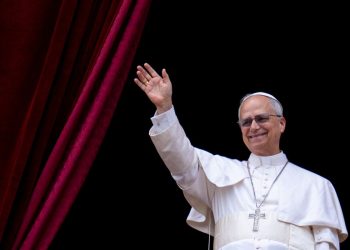 papa-leao-xiv-defende-paz-desarmada-espelhada-em-luta-de-cristo
