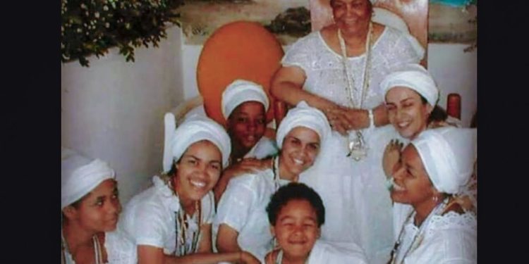 lula-lamenta-morte-de-mae-carmen:-“liderou-terreiro-com-muito-amor”