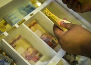 caixa-comeca-a-pagar-saldo-do-fgts-retido-pelo-saque-aniversario