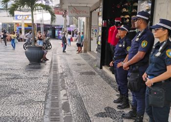 Guarda de Campos reforça segurança em centros comerciais durante período que antecede o Natal