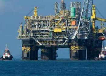Produção de petróleo na Bacia de Campos é paralisada por causa de vazamento de gás