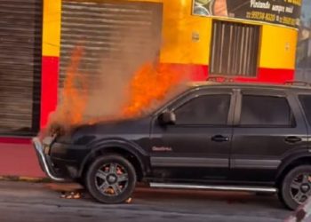 Campos: carro pega fogo no Jóquei