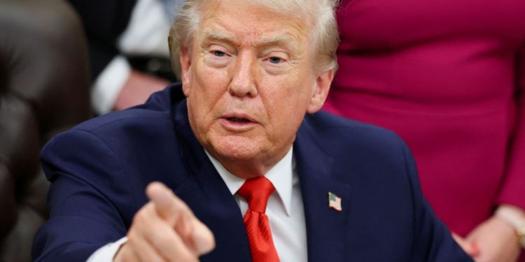 trump-diz-que-estados-unidos-“estao-prontos-para-ajudar-o-ira”