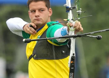 marcus-d’almeida-e-bronze-em-etapa-do-mundial-de-tiro-com-arco-indoor