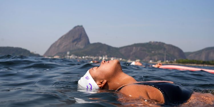 treinos-em-grupo-na-praia-devolvem-liberdade-a-pessoas-trans-no-rio