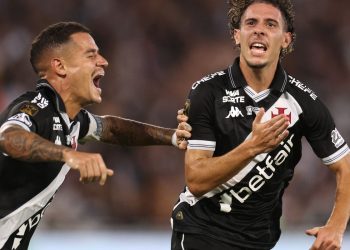 vasco-avanca-as-semifinais-do-carioca-e-“salva”-carnaval-do-torcedor